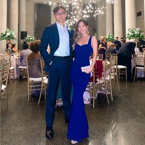 Lulus navy gown sweetheart neckline